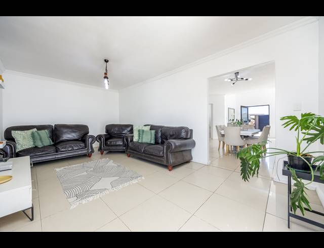8 BEDROOM HOUSE FOR SALE IN HAASENDAL